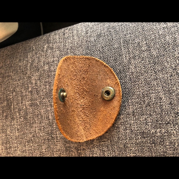 SMRITI Leather clasp - Picture 2 of 2